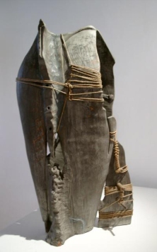 Terracotta ingobbiata, ferro, filo, rame, spago, chiodi forgiati a mano – 1999 - 35x20x65
